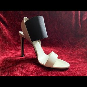 Vince Vero Cuoio Leather Sandals  (37 1/2) Italy